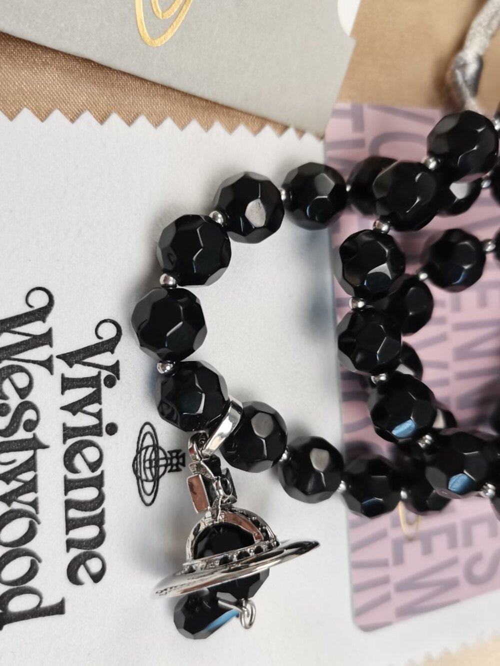Vivienne Westwood Three Row Pearl Bas Relief Choker in Silver (Brand New) - Picture 12 of 13